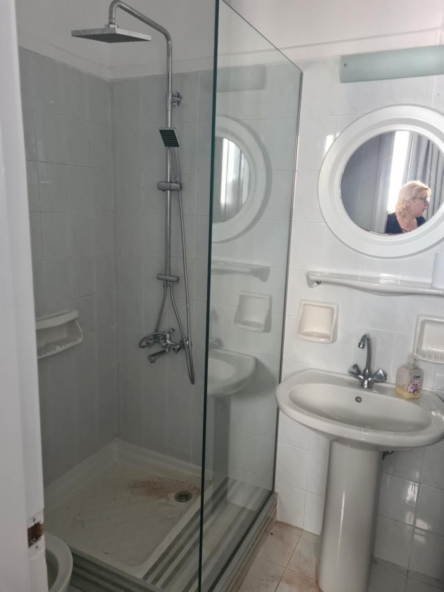 קליבס Crown Apartments מראה חיצוני תמונה