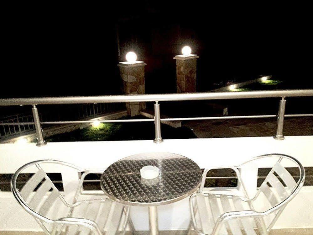 קליבס Crown Apartments מראה חיצוני תמונה