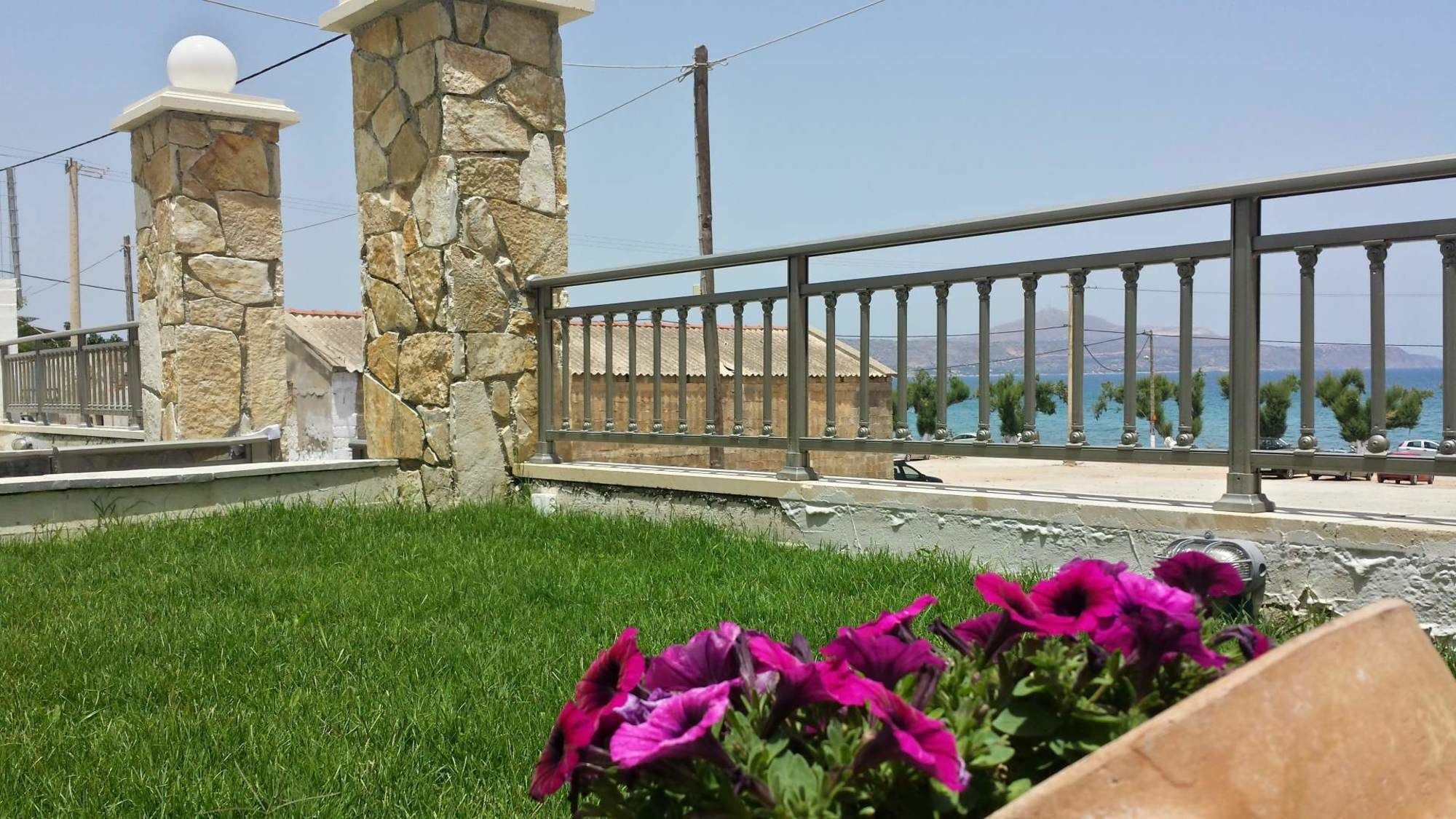 קליבס Crown Apartments מראה חיצוני תמונה