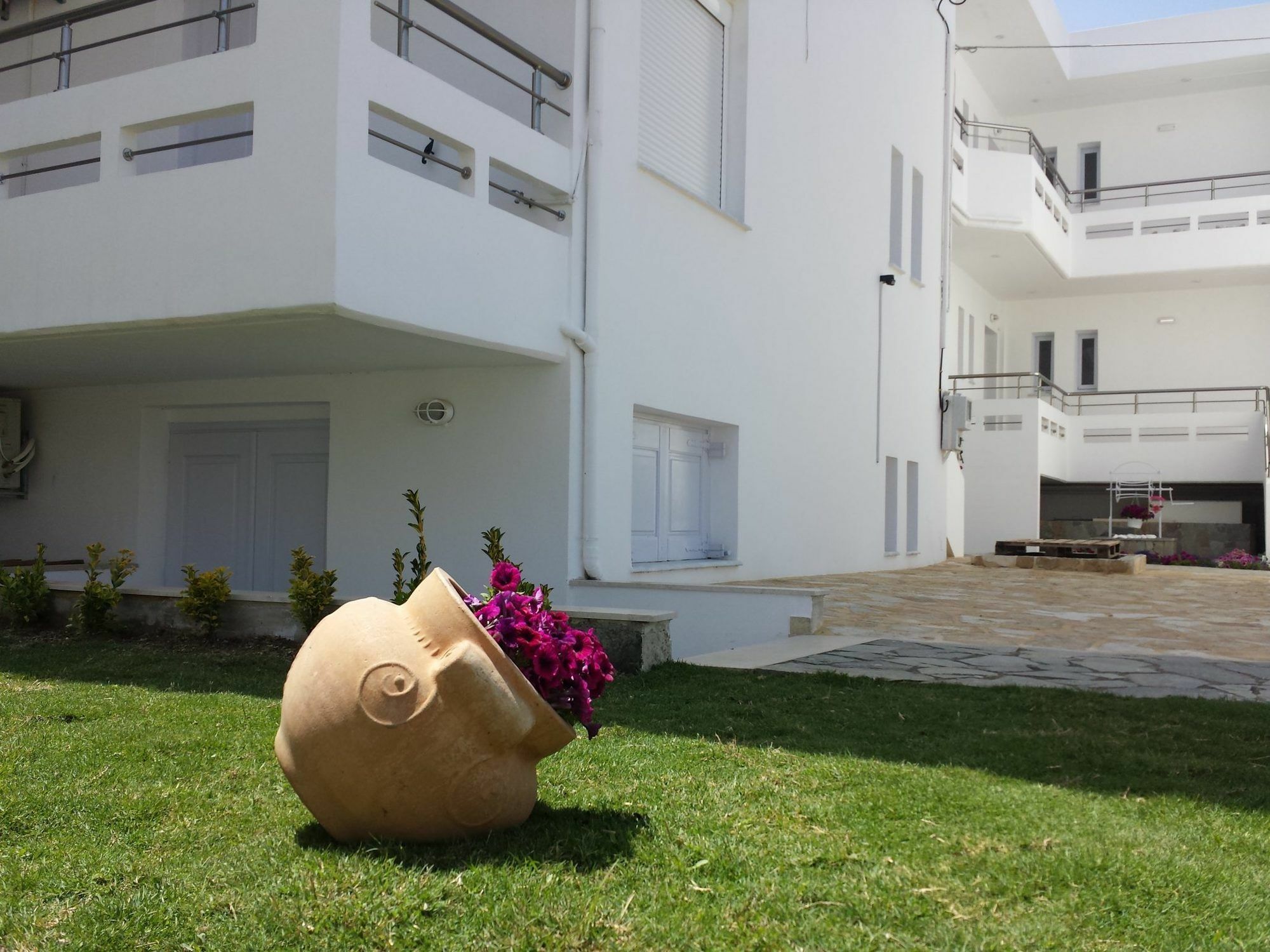 קליבס Crown Apartments מראה חיצוני תמונה