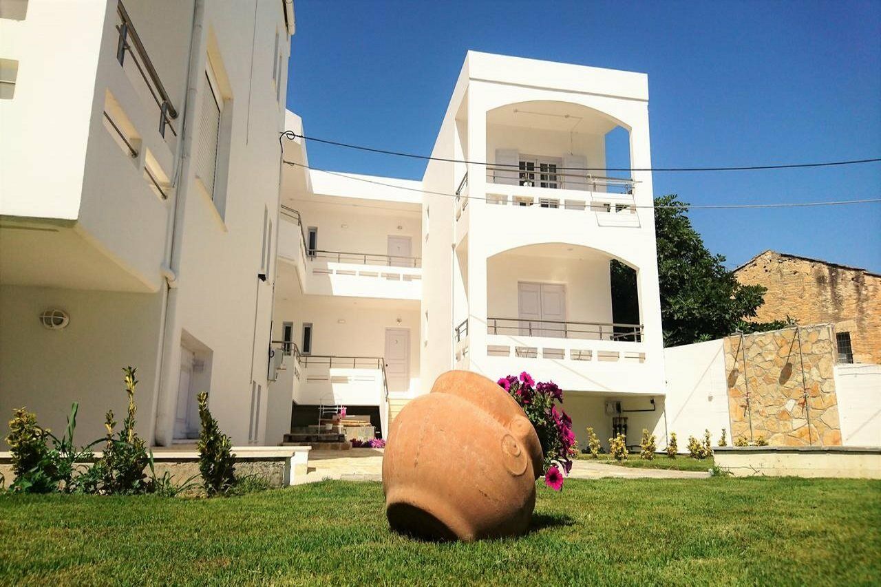 קליבס Crown Apartments מראה חיצוני תמונה